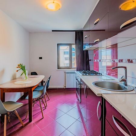 M Apartment Aproape De Plaja 만갈리아 외부 사진